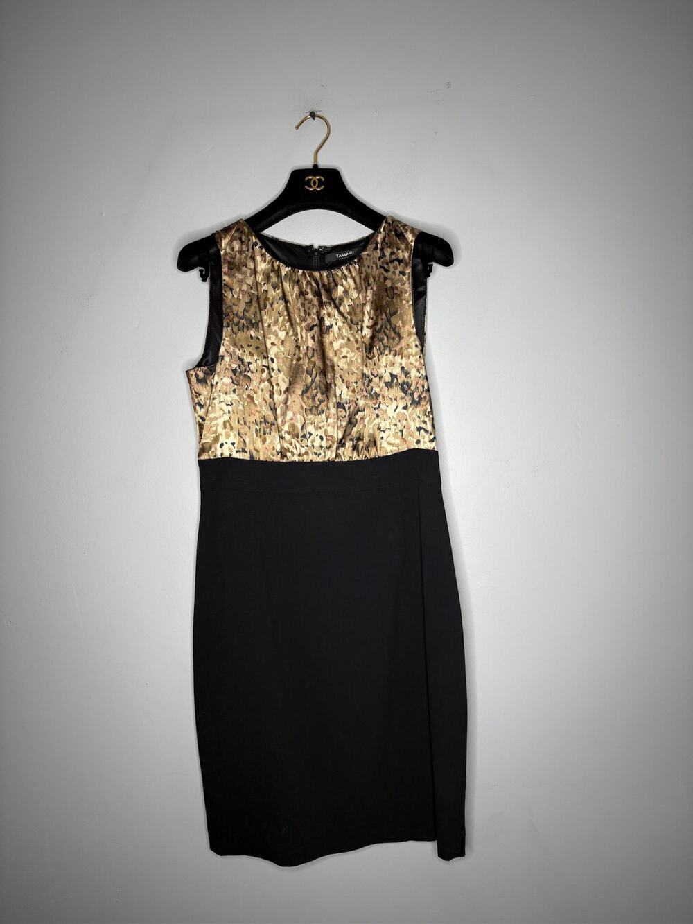 Tahari Black Tan Brocade Jacquard Sleeveless Sheath Dress Size 8 Career